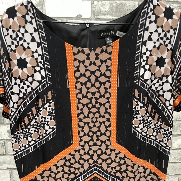 African patterned bodycon midi dress. - Picture 2 of 6